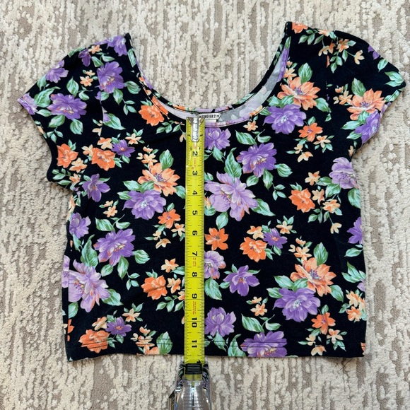 Forever 21 - Crop Tops - Size: L - Picture 5 of 6